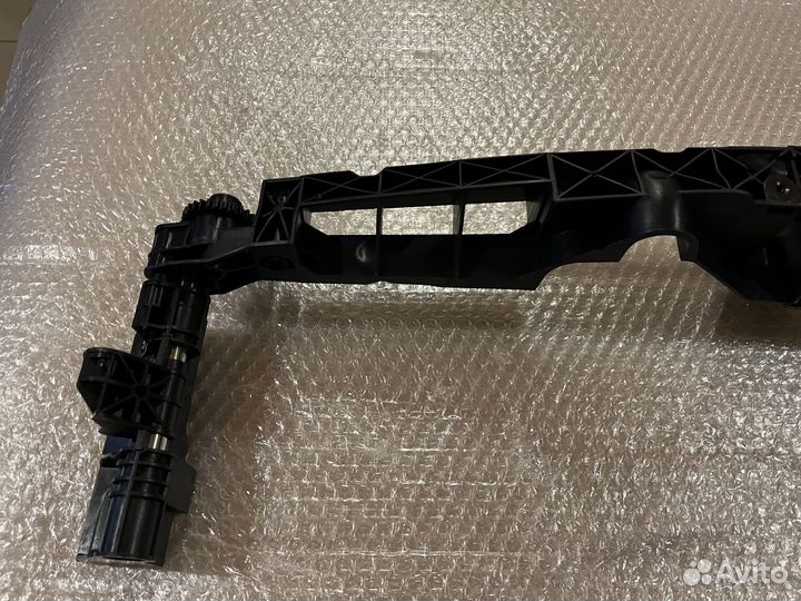 Крепление радиаторной кассеты Mercedes W212