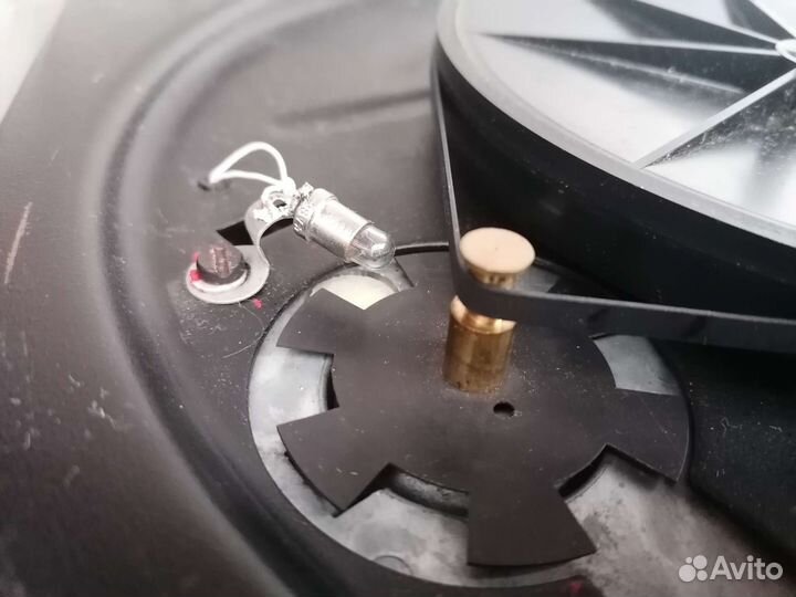 Проигрыватель винила 