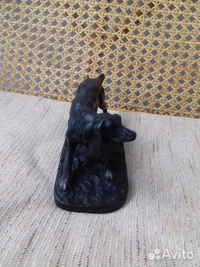 Статуэтка собаки