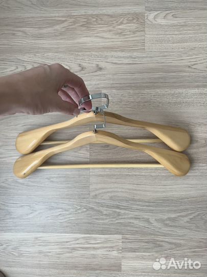 Плечики для верхней одежды