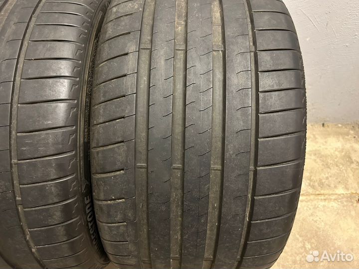 Bridgestone Potenza Sport 235/35 R19 и 305/30 R19 102Y