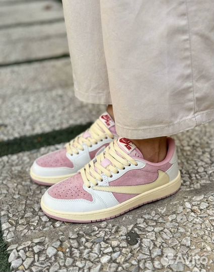 Travis Scott x Air Jordan 1 Shy Pink