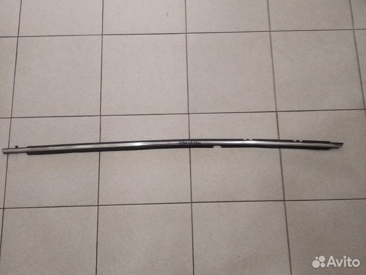 Молдинг задней правой двери Toyota Camry 40