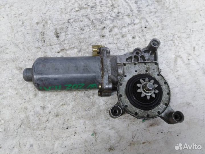 Моторчик переднего левого стеклоподъемника