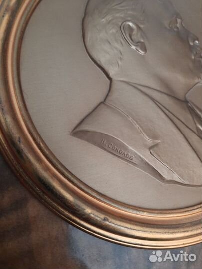 Ленин. Настольный барельеф