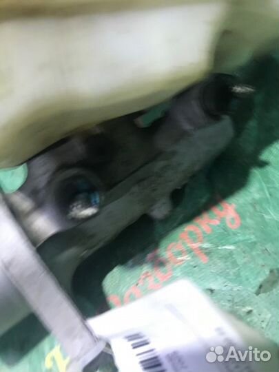 Главный тормозной цилиндр Ford Focus 2 седан 1.8