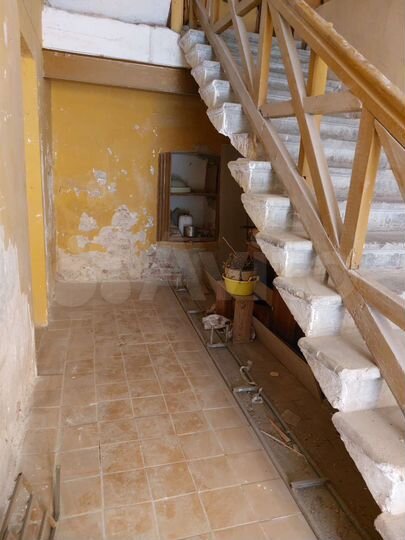 2-к. квартира, 70 м², 2/2 эт.