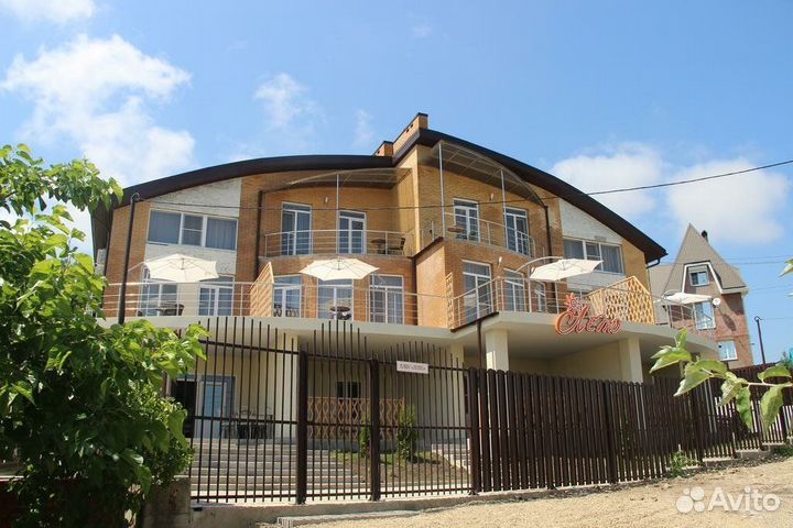 Семейная пара помощники по хозяйству