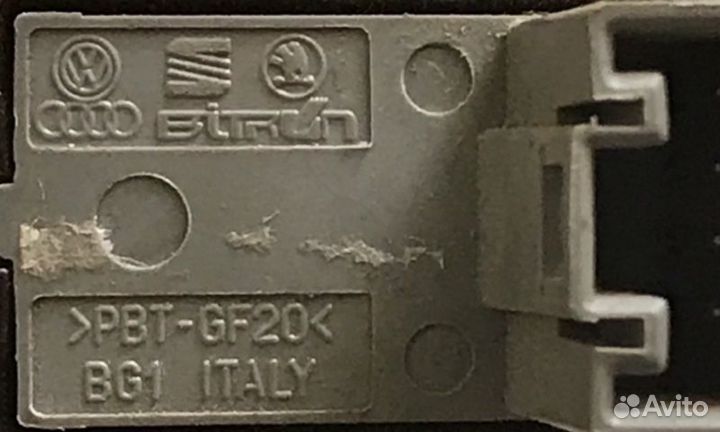 Переключатель стеклоподъемника Volkswagen Passat