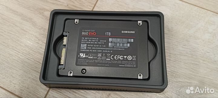 Твердотельный накопитель Samsung 860 EVO