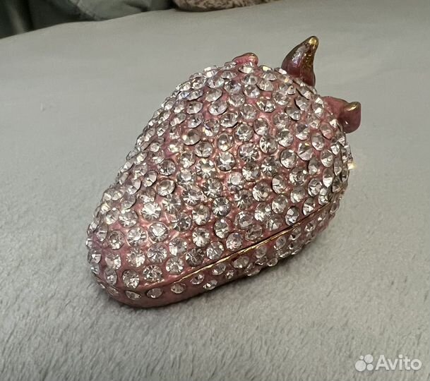 Шкатулка клубника со стразами