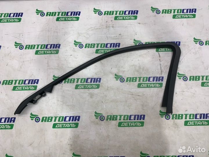 Накладка двери стекла передняя правая Mercedes