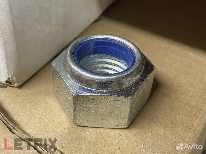 Гайки М16 с нейлоновым кольцом DIN 985 (10 шт)