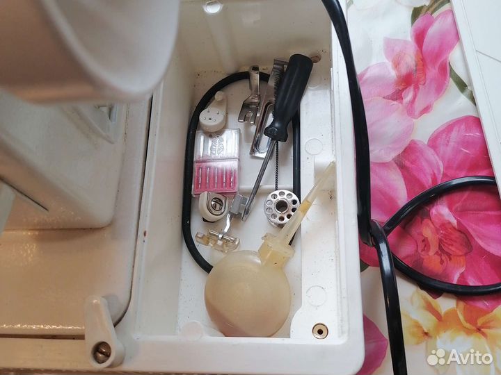 Швейная машина Чайка 134а