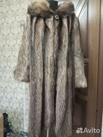 Шуба из меха енота