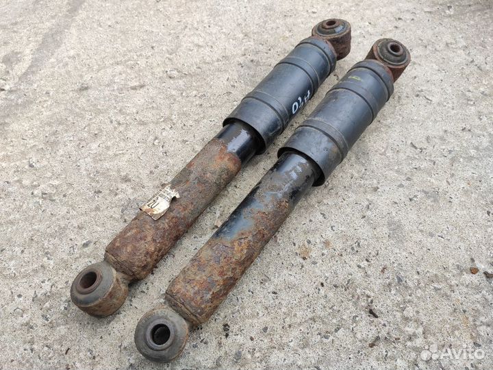 Амортизаторы задние на Opel Combo Meriva A