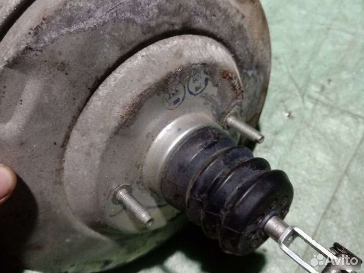 Вакуумник Ваз Калина универсал 1.6 2011