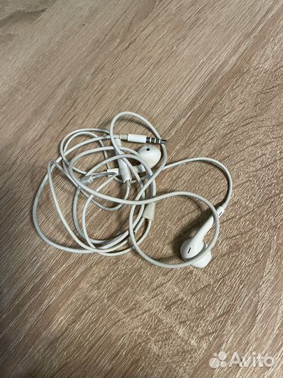 Наушники Samsung проводные. Apple оригинал
