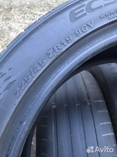 Kumho Ecsta PS71 225/45 R19