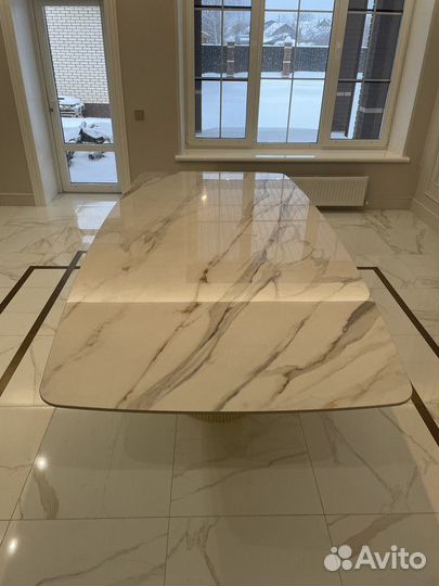 Стол для кафе, ресторана, бара из керамогранита