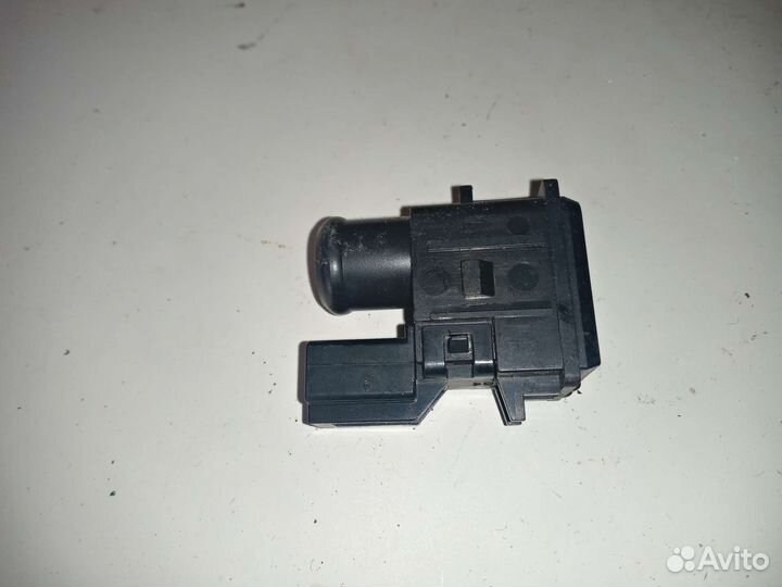 Датчик температуры воздуха в салоне Тойота Авенсис