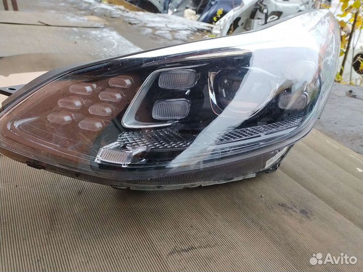 Передняя левая фара kia sportage 4