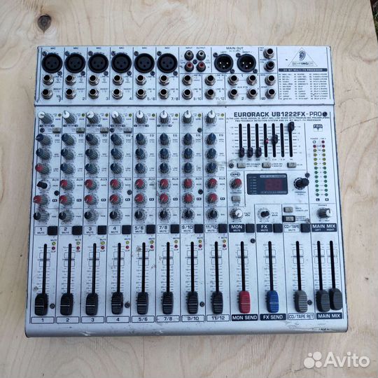Микшерный пульт Behringer UB1222FX-PRO под ремонт