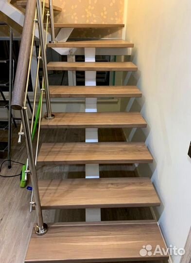 Прямая лестница на металлокаркасе