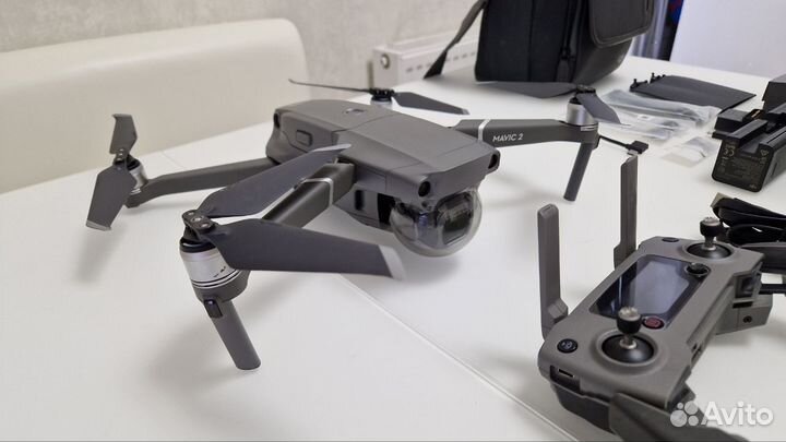 DJI Mavic 2 Pro - Fly More Combo
