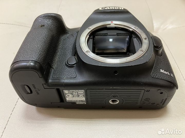 Старенький, но живой Canon 5D mark lll