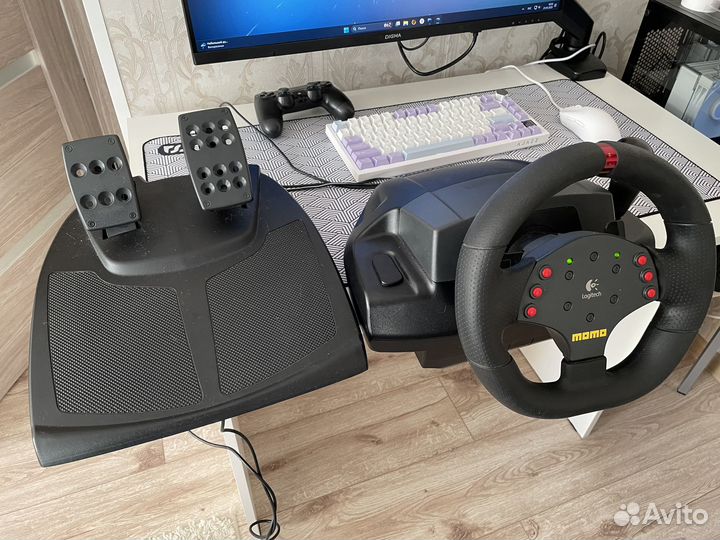 Игровой руль logitech momo racing