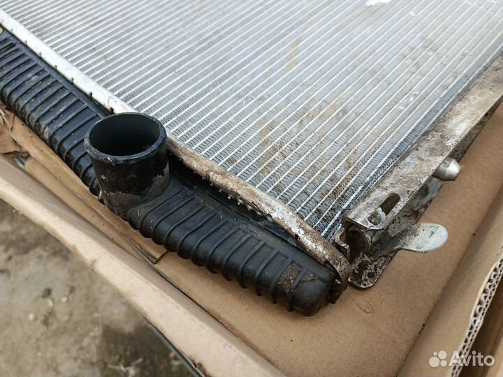 Радиатор охлаждения УАЗ patriot