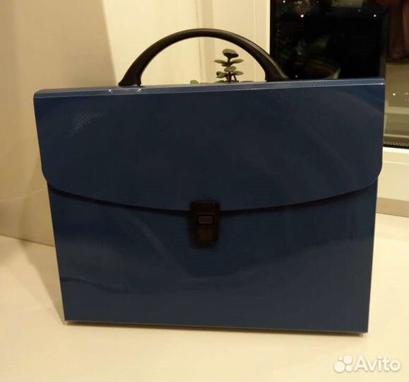 Канцелярские товары (папки, файлы и пр.)