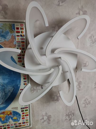 Люстра потолочная светодиодная с пультом