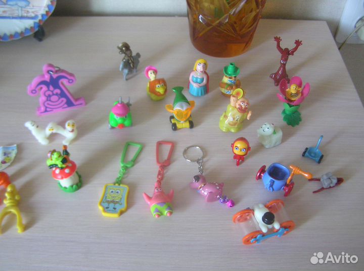 Игрушки из киндер-сюрпризов