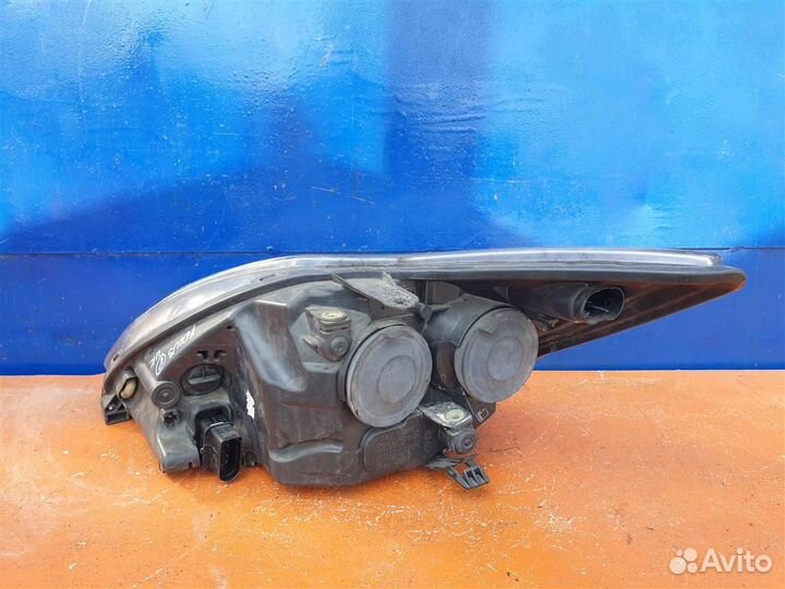 Фара правая Ford Focus 2+ Фокус 2008-2011 1754444