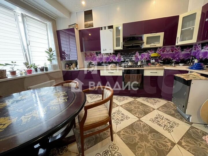 2-к. квартира, 71,4 м², 4/4 эт.