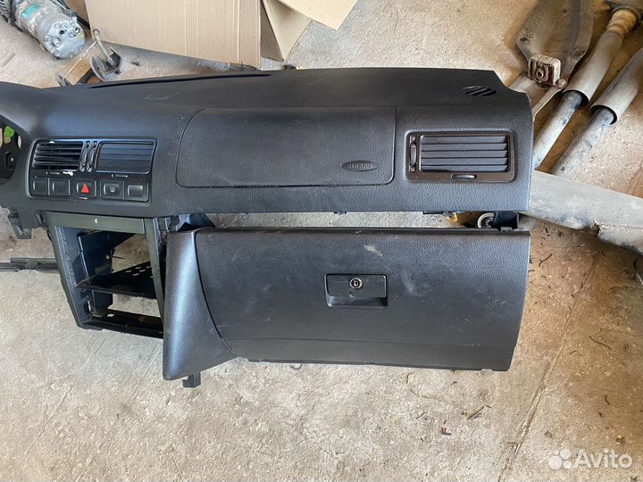 Торпедо приборная панель vw jetta 4 bora