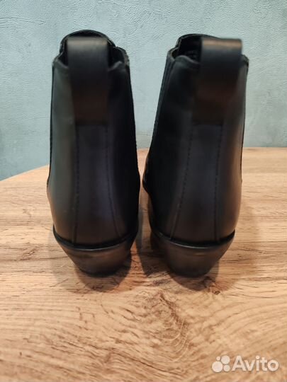 Казаки ASOS. Натуральная кожа