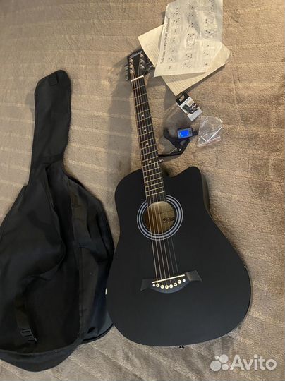 Акустическая гитара