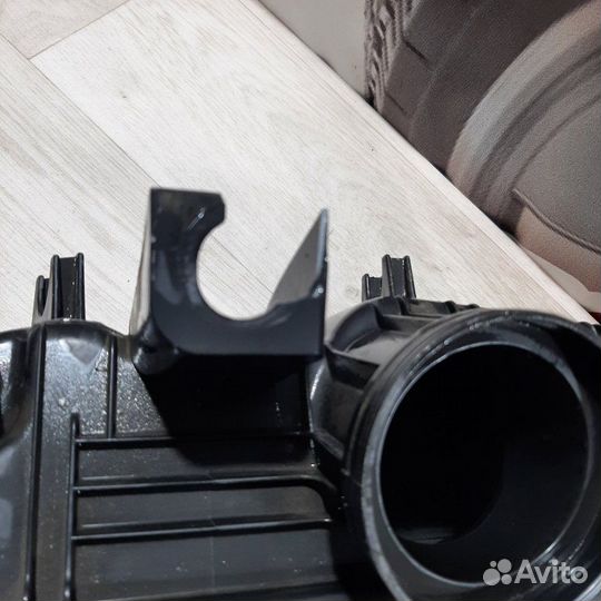 Корпус воздушного фильтра LADA Largus 2015