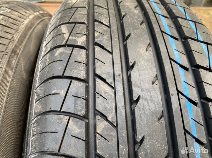 Yokohama BluEarth E70 215/55 R17 94V