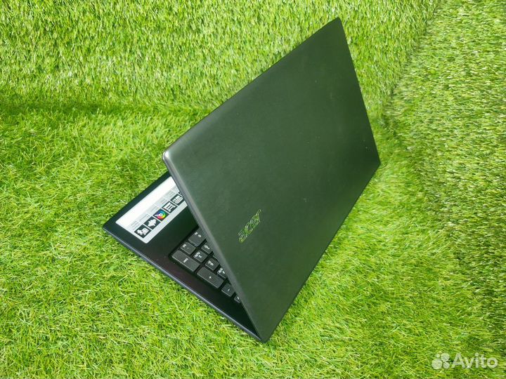 Мощный Acer с SSD и Full-HD экраном для игр, учёбы