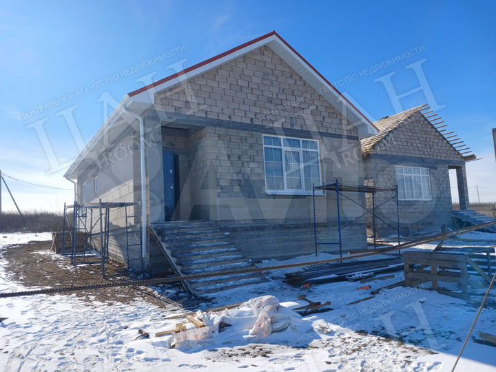 Дом 95 м² на участке 4 сот.