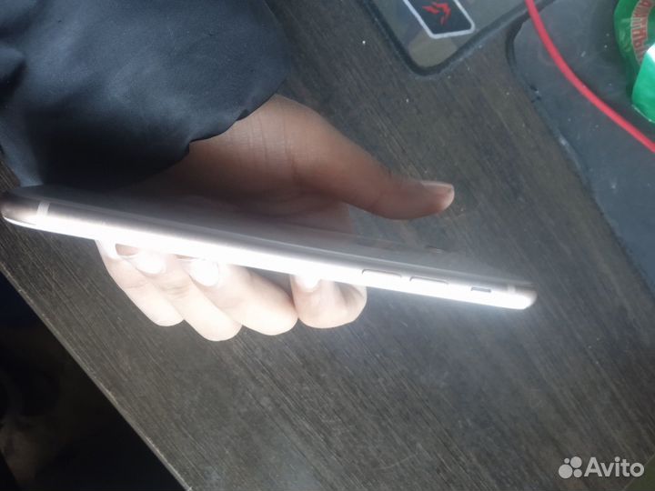 iPhone 8, 64 ГБ