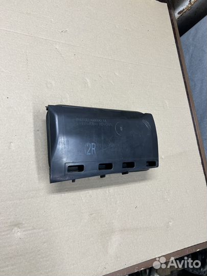 Воздуховод заднего правого крыла Lexus LX 570