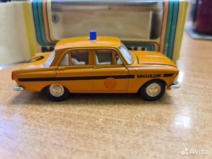 Модель СССР 1:43. Москвич 408 