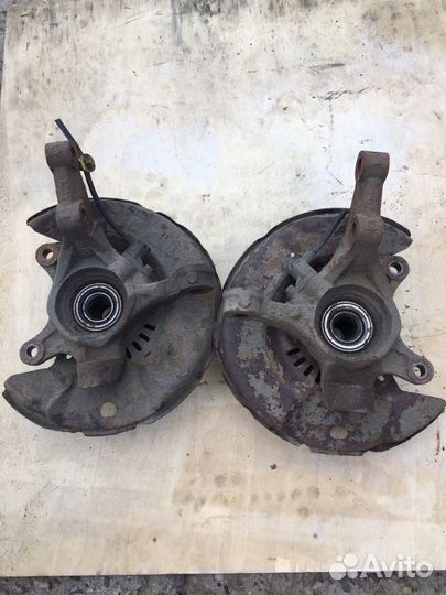 Кулак поворотный на джили мк левая и правая