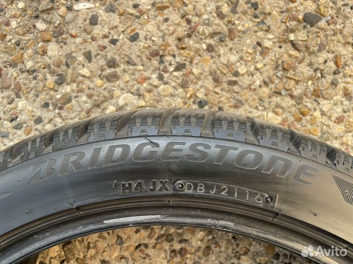 Bridgestone Blizzak Spike-02 245/40 R18