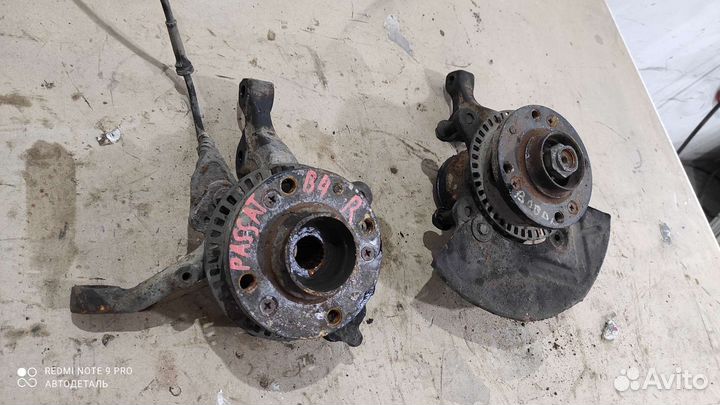 Поворотный кулак Volkswagen Passat B4